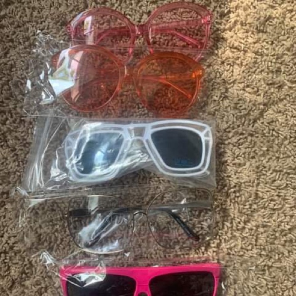 Sunglasses - Picture 2 of 7